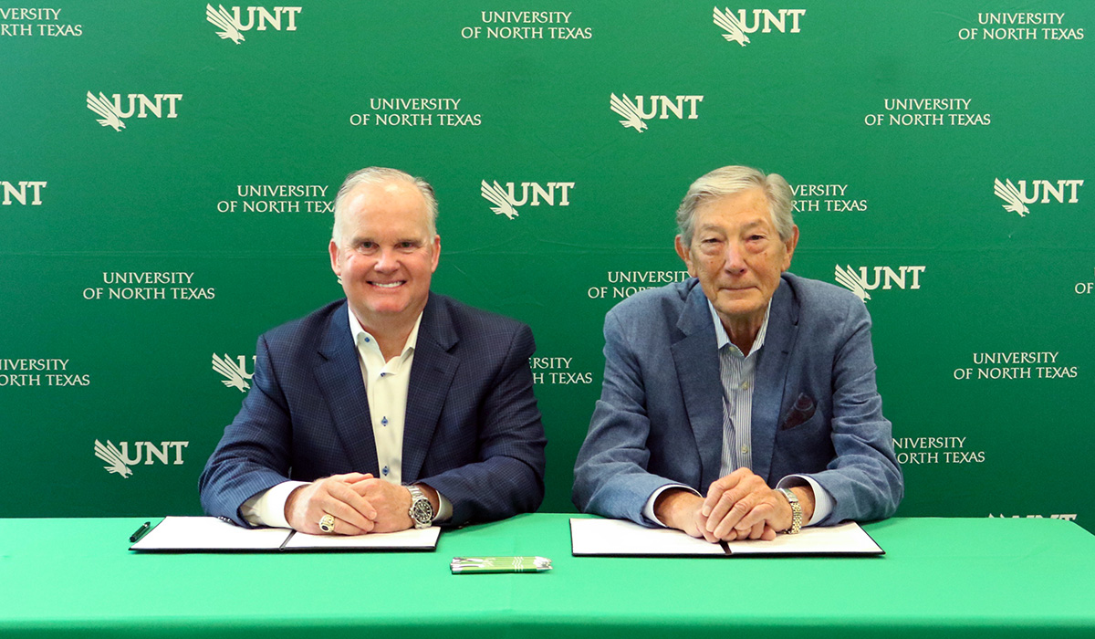 David Haskins (left) and Bob Kimmel (right) pose for a photo at a celebration of the Davis H. Elliott Foundation's gift that establishes the Bob Kimmel Student Entrepreneurial Innovation Endowment.